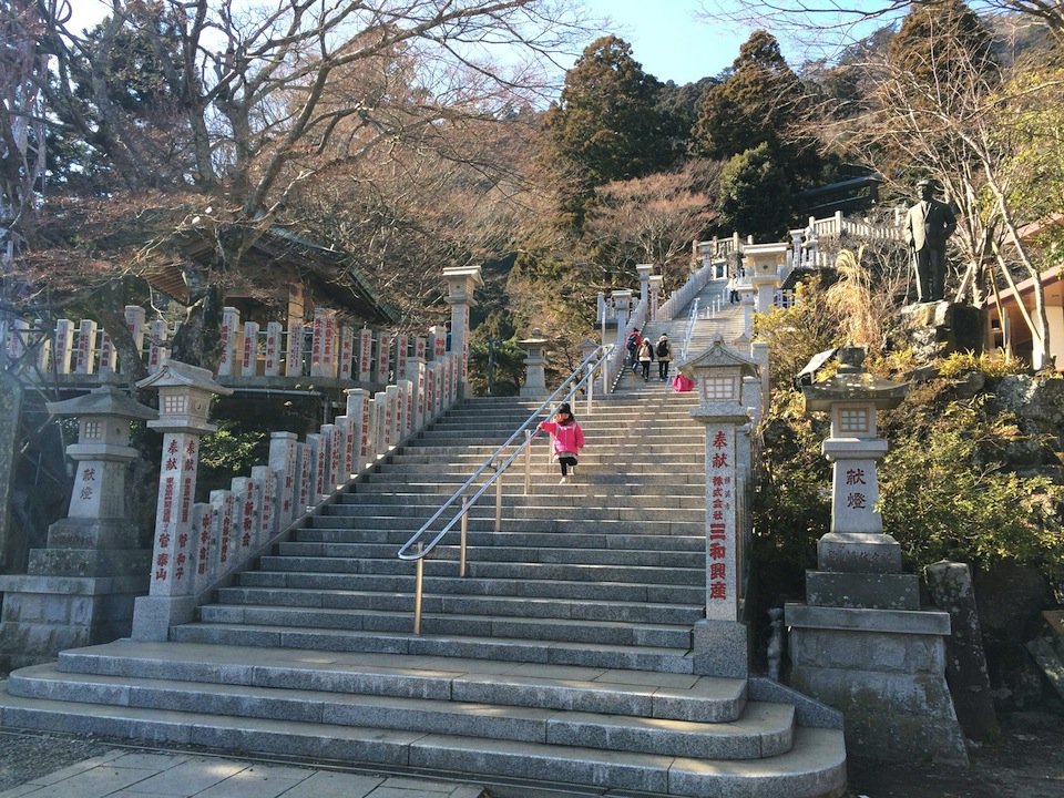 阿夫利神社　下社の階段