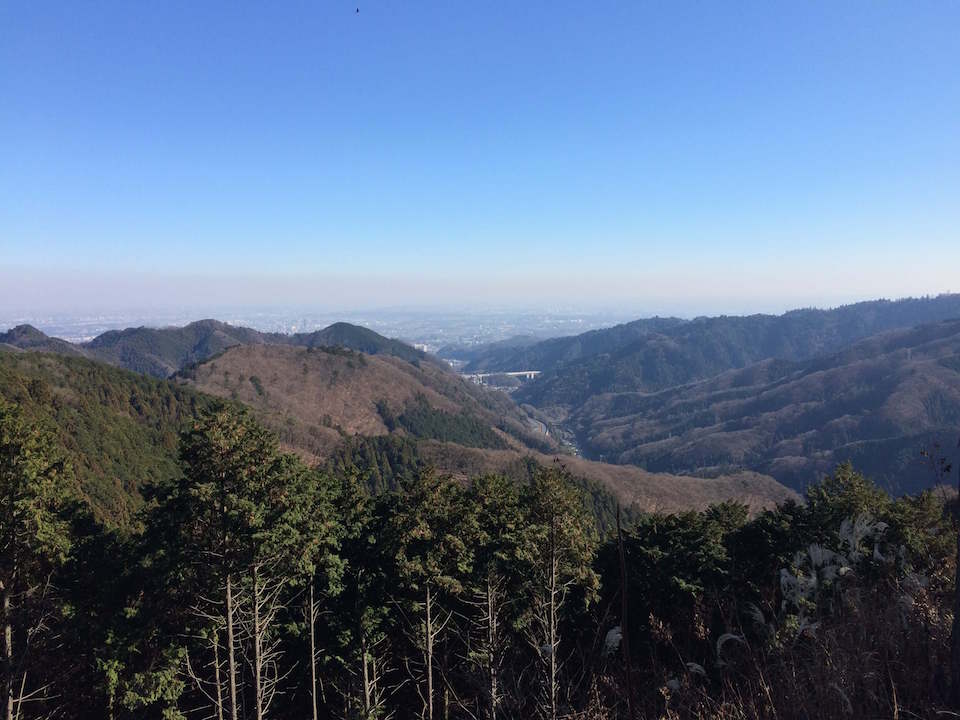 景信山から八王子JCTを眺める