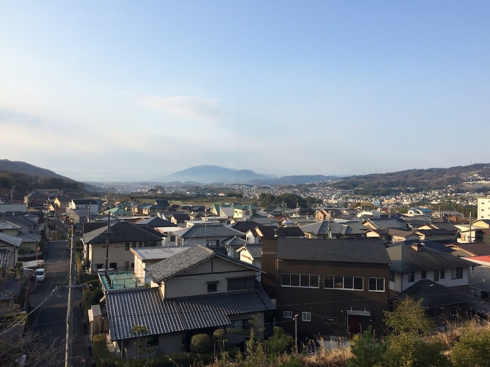 かんぽの宿から眺める生駒山