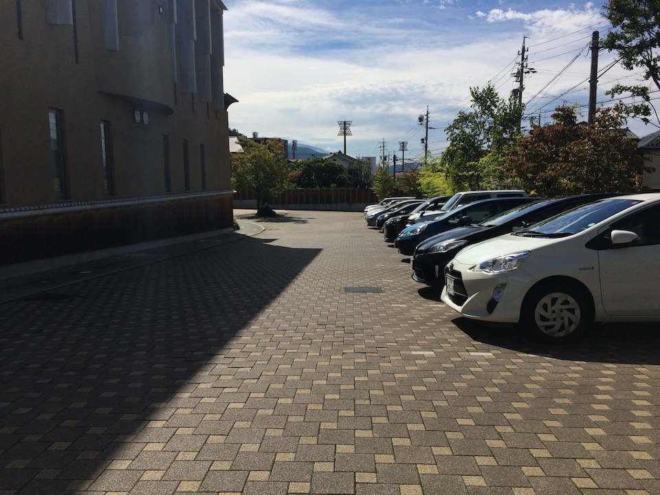 界松本の駐車場