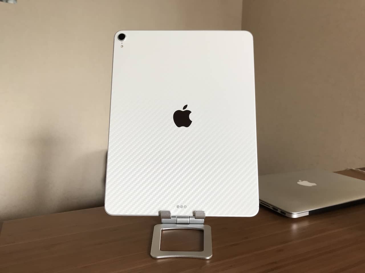 Ipad Pro 軽さとキズ防止を両立できるwraplusのスキンシールをレビュー