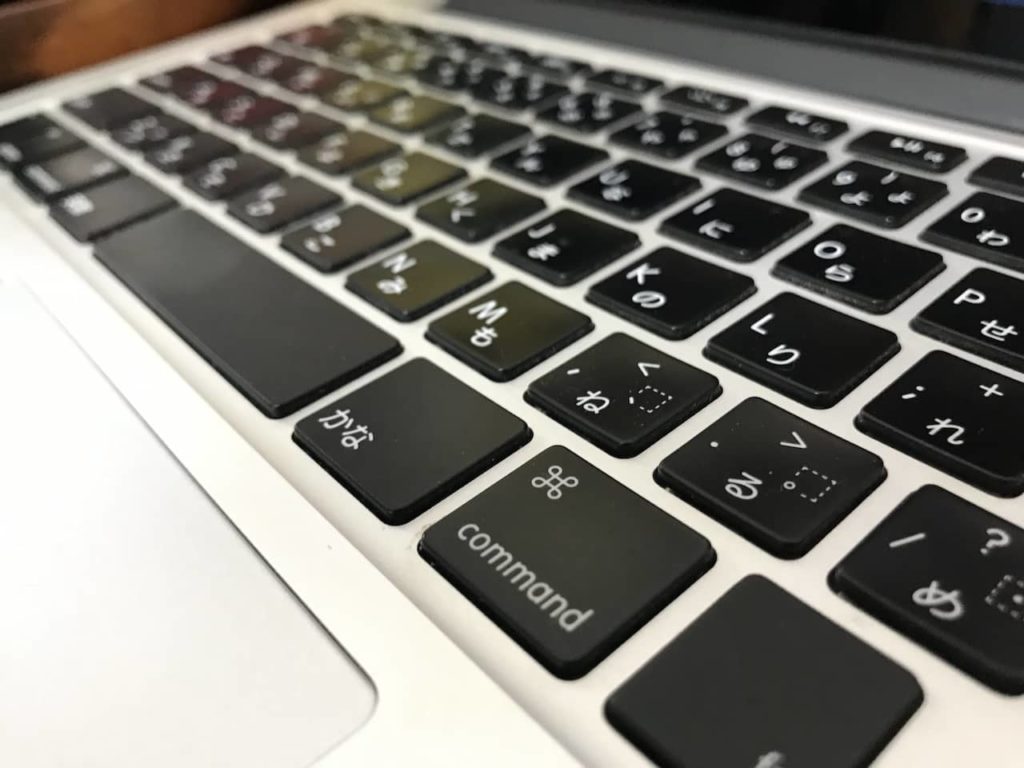 Macbook Pro 13インチのキーボード