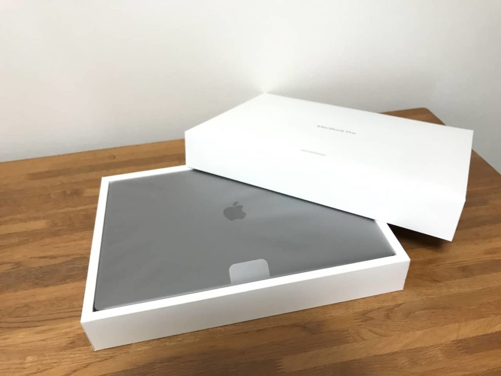 Apple 認定整備済のMacのパッケージと梱包